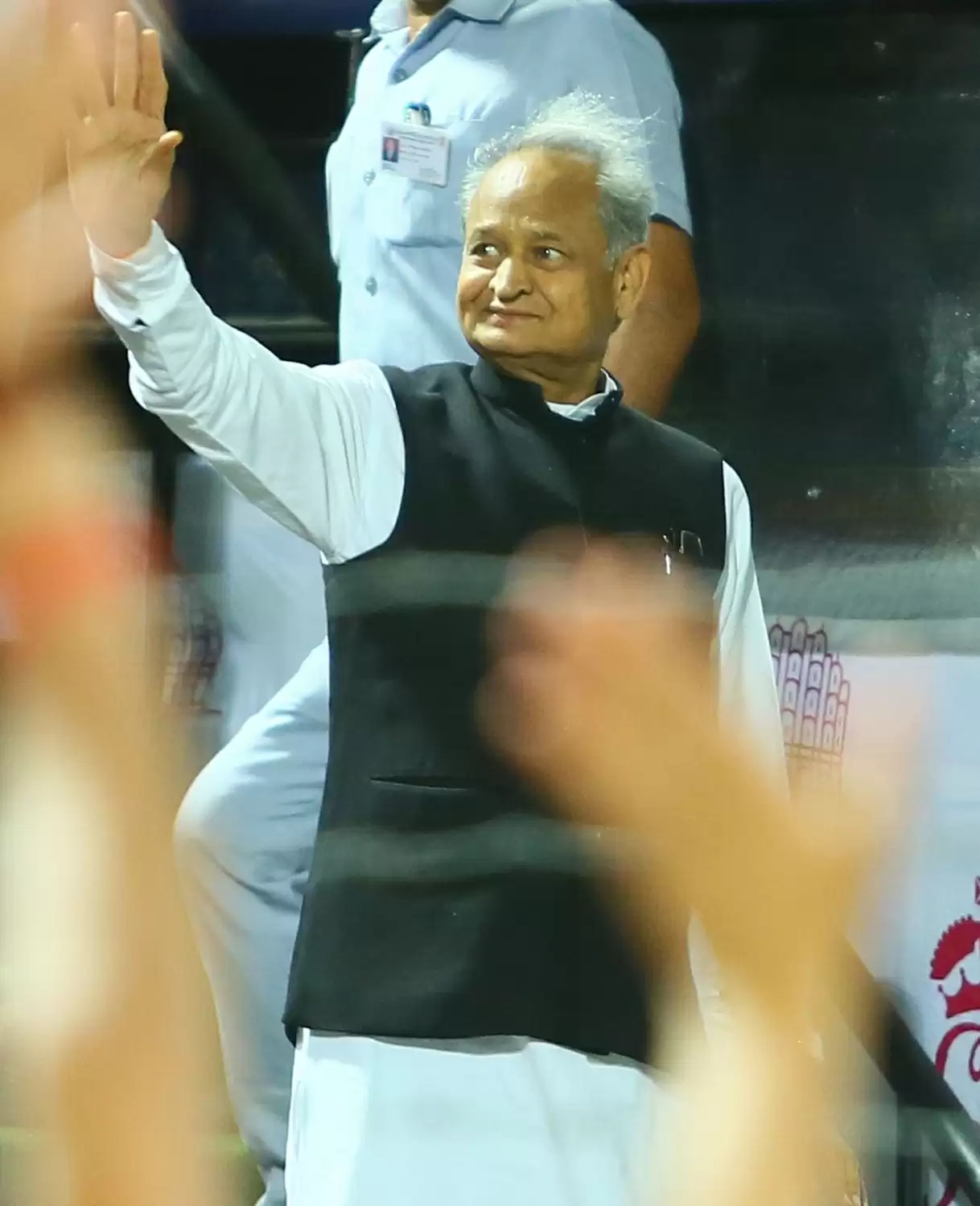 गहलोत का सचिन पर निशाना, पेपर लीक मामले में मुआवजे की मांग करना बौद्धिक कमी का संकेत