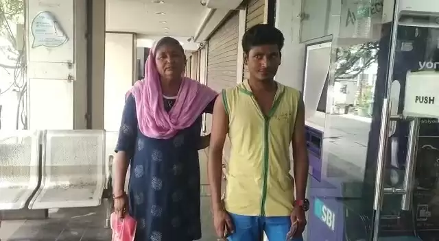 दो हजार के नोट बदलने की प्रक्रिया शुरू, नोएडा में बैंकों में भीड़ नहीं