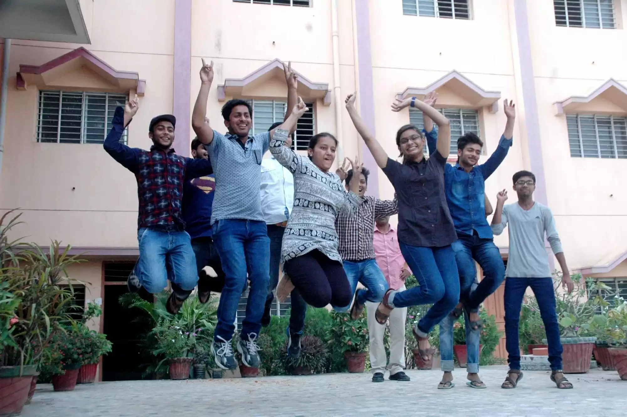 झारखंड: मैट्रिक में छात्राएं और इंटर साइंस में छात्र रहे अव्वल