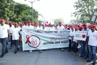 डॉक्टरों का कहना है कि थक्के को रोकने के लिए रोजाना एक मील पैदल जरूर चलें