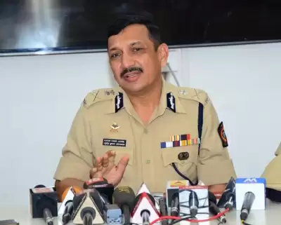 अवैध फोन टैप मामला : मुंबई पुलिस ने जांच के लिए सीबीआई प्रमुख को तलब किया