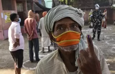 यूपी में कोविड मरीज, बुजुर्ग मतदाता घर से कर सकेंगे मतदान