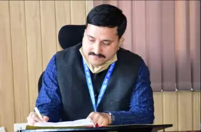 जम्मू-कश्मीर के कठुआ में सीमा बंकरों के निर्माण की स्थिति की समीक्षा