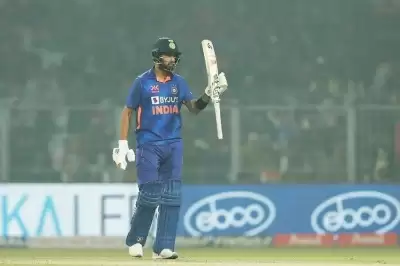 पहला वनडे: पहले शमी, सिराज के 3-3 विकेट फिर केएल राहुल की शानदार बल्लेबाजी ने भारत को जीत दिलाई