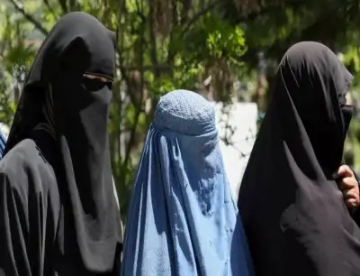 काबुल में महिलाओं को हिजाब पहनना जरूरी, लगाए गए पोस्टर