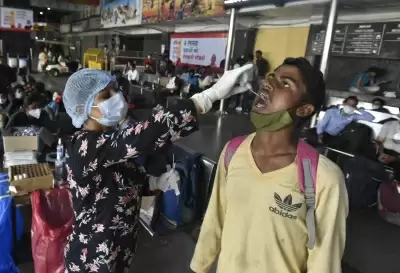 भारत में दैनिक कोविड मामलों में कमी, सक्रिय मामले भी हुए कम