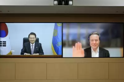 दक्षिण कोरिया के राष्ट्रपति ने एलन मस्क को गीगाफैक्ट्री बनाने के लिए किया आमंत्रित