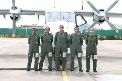 भारतीय नौसेना के सभी महिला दल ने अरब सागर पर निगरानी मिशन पूरा किया