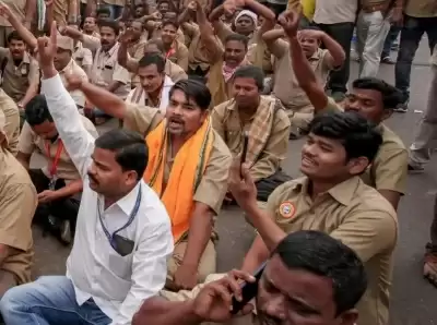 ओडिशा सरकार के आश्वासन के बाद चालकों ने अनिश्चितकालीन हड़ताल वापस ली