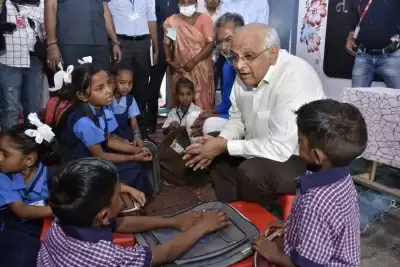 गुजरात में शाला प्रवेशोत्सव केंद्रों के चयन में भाजपा ने उठाया राजनीतिक कदम