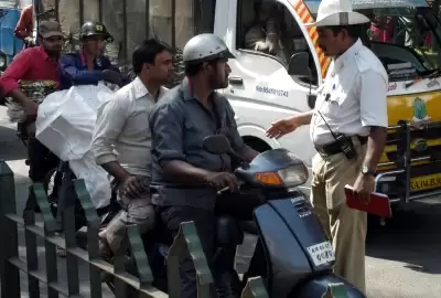 सीरियल किलिंग मामला : कर्नाटक में दोपहिया वाहन पर पीछे बैठने पर लगेगा प्रतिबंध