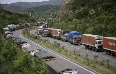 जम्मू-श्रीनगर राजमार्ग यात्री यातायात के लिए खुला (लीड-1)