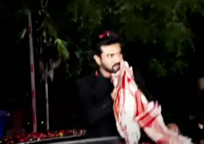 हैदराबाद पहुंचे राम चरण, फैंस ने किया भव्य स्वागत