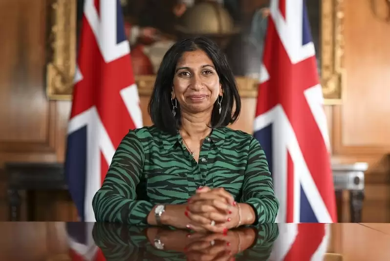 ब्रिटेन ने विदेशी छात्रों पर अपने आश्रितों को साथ लाने पर रोक लगाई