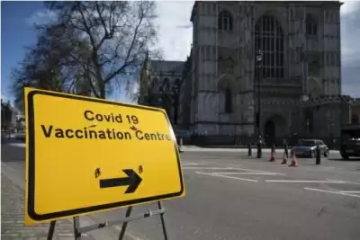 ब्रिटेन के पूर्व प्रधानमंत्री ने अमीर देशों से टीके बांटने का अनुरोध किया