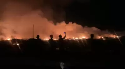 दिल्ली में कचरे के पहाड़ में लगी भीषण आग