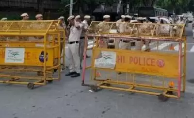 सदर बाजार विस्फोट पीड़ित के परिवार की मदद के लिए दिल्ली पुलिस और व्यापारियों ने जुटाए डेढ़ लाख रुपये