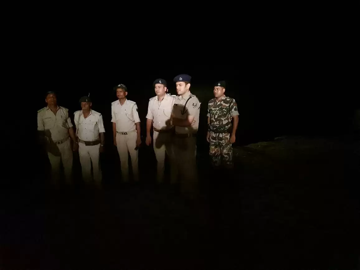 बिहार : नदी मार्ग से तस्करी के लिए लाई जा रही लाखों रुपए की शराब बरामद