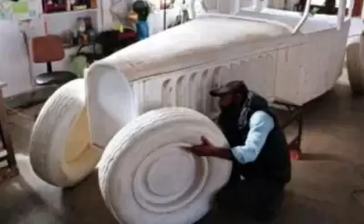 छात्र ने थर्मोकोल कार का मॉडल बनाकर इंडिया बुक ऑफ रिकॉर्डस में किया प्रवेश