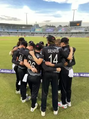 न्यूजीलैंड की टीम 18 साल बाद पाकिस्तान पहुंची
