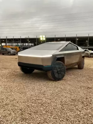 2024 तक बड़े पैमाने पर साइबरट्रक का उत्पादन नहीं करेगी टेस्ला : मस्क