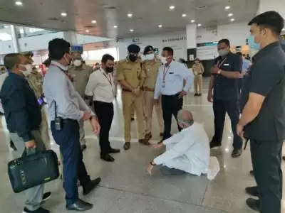भूपेश बघेल को लखनऊ एयरपोर्ट से निकलने से रोका गया
