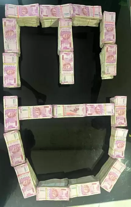 धन शोधन मामला: ईडी ने सुरेश जगुभाई पटेल से जुड़ी नकदी, दस्तावेज जब्त किए