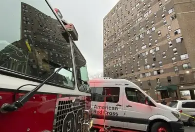 न्यूयॉर्क इमारत में आग लगने से मरने वालों की संख्या 17 हुई