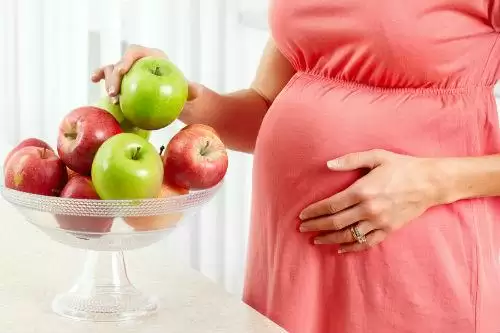 जानिए क्या है गर्भावस्था में Apple खाने के फायदे