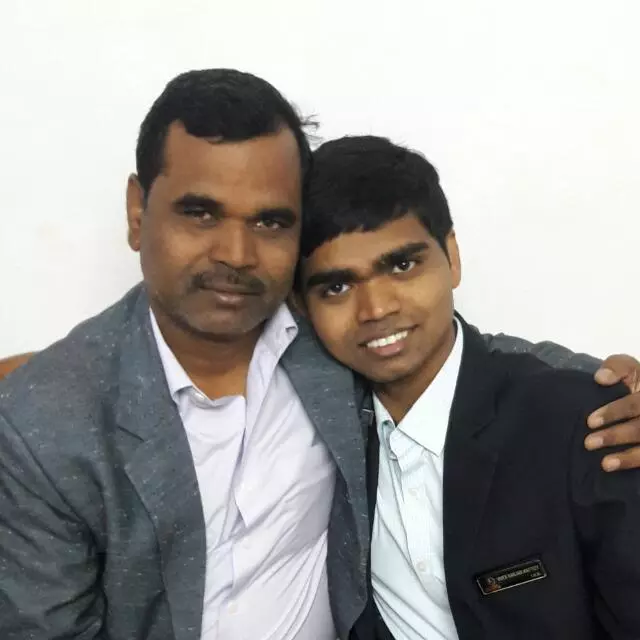 सचिवालय कर्मी का बेटा बना IAS अफसर