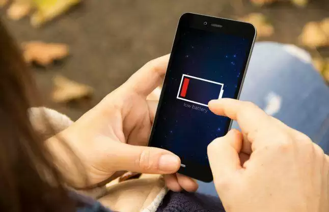 Smartphone की बैटरी को आप 5 तरीकों से 40 % तक बचा सकते हैं