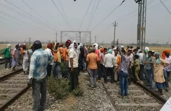 हरदोई : रेलकी पटरी पर काम कर रहे 3 गैंगमैन कर्मचारियों ट्रेन से कट कर हुई मौत