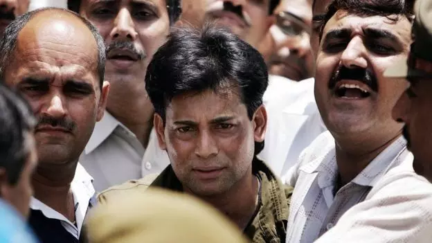 अबू सलेम को उम्रकैद और दो लाख का जुर्माना ,मुंबई बम ब्लास्ट मामले में सजा