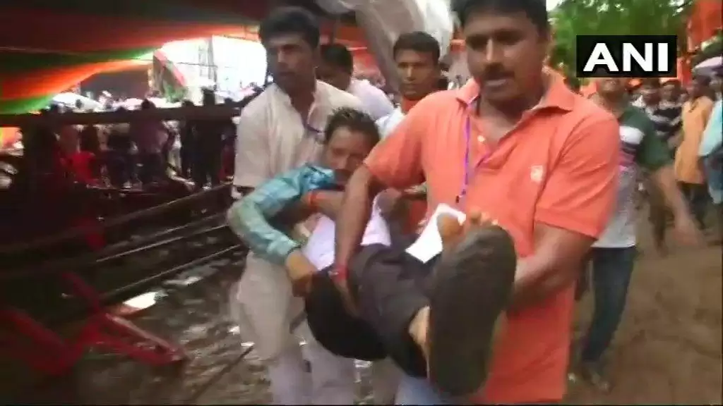 प्रधानमंत्री नरेंद्र मोदी की रैली में पंडाल गिरने जाने से 22 लोगो पूरी तरह हुए घायल