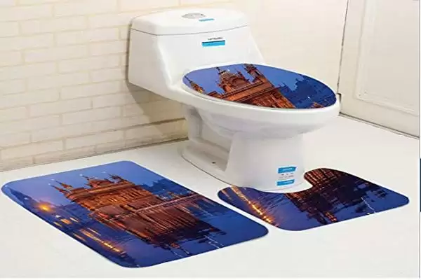 Amazon , बेच रहा गोल्डन टेंपल की तस्वीर वाला Toilet Seat हुआ बड़ा विवाद