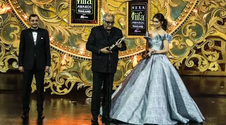 IIFA Awards 2018 अभिनेत्री श्रीदेवी को फिल्म मॉम के लिए मिला बेस्ट एक्टर का अवॉर्ड
