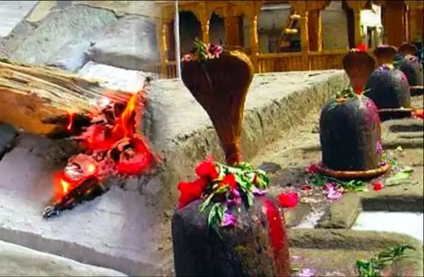 महादेव का अद्भुत मंदिर जहां महाभारत काल से निरंतर जल रहा है एक धूना