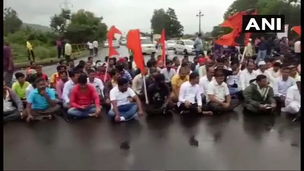 मराठा संरक्षण विरोध प्रदर्शन करने वाले 4000-5000 आंदोलनियों के खिलाफ केश हुआ दर्ज