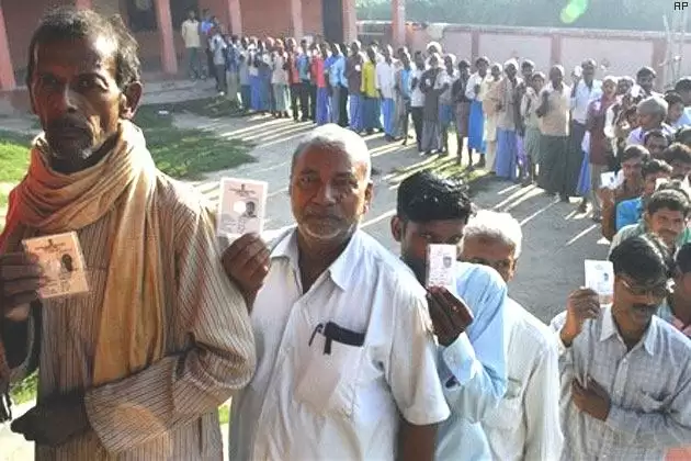 बिहार चुनाव : आज है अंतिम चरण, 57 सीटों पर वोटिंग जारी