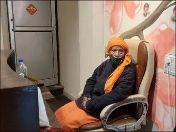 बाबा का ढाबा नाम से famous हुए कांता प्रसाद बने restaurant के मालिक