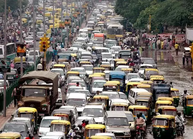 दिल्ली में विषम नंबर वाली कारें सोमवार, बुधवार और शुक्रवार को चलेंगी