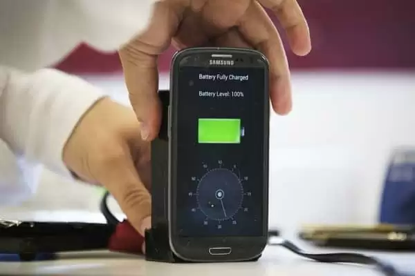 अगर आप के मोबाइल की बैटरी जल्द हो रही है खत्म तो इस सेटिंग पर जाए