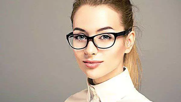 जाने बुद्धिमान लोग खुश क्यों नहीं दिखते