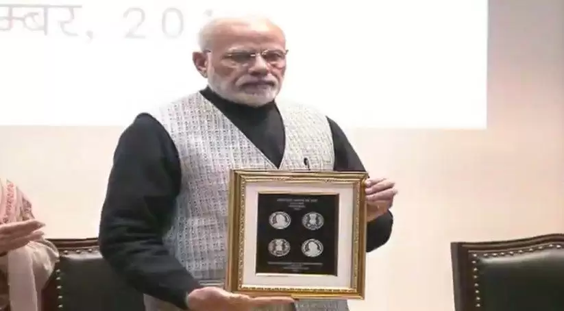 पूर्व प्रधानमंत्री अटल बिहारी वाजपेयी की याद में PM मोदी ने 100 रुपये का सिक्का जारी किया