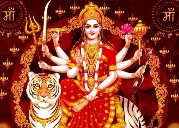 जानिए मां दुर्गा के दिव्यास्त्र किस बात का हैं प्रतीक