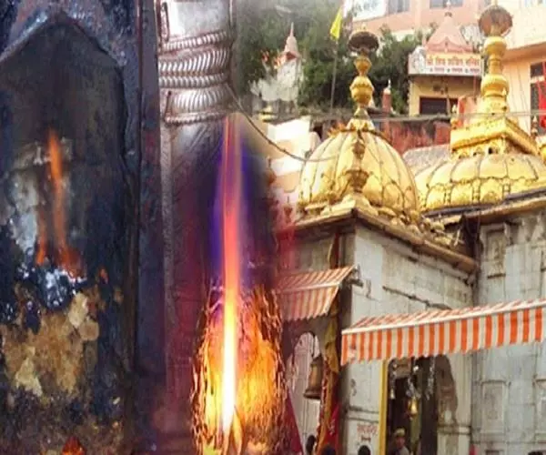 रहष्य से भरे हैं हिंदुओं के यह मन्दिर Science भी हो जाता है यहां Fail