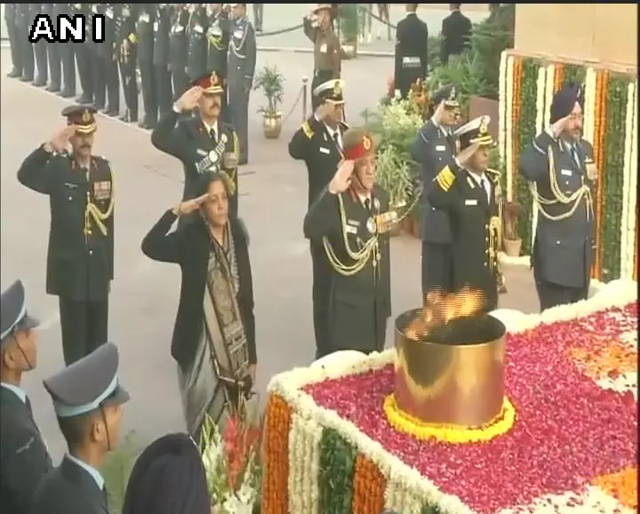 विजय दिवस पर भारतीय सेना के शहीदों को किया गया याद