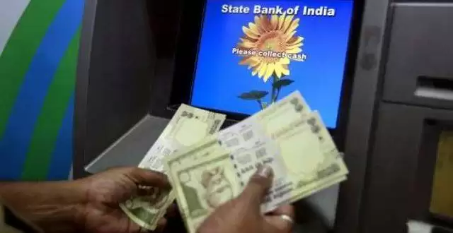 SBI Bank के ग्राहक एक दिन में ATM से 20,000 रुपये से ज्यादा की राशि नहीं निकाल पाएंगे