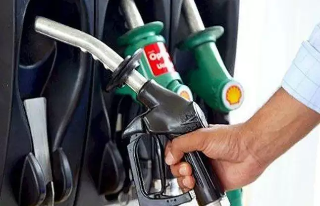 Diesel और petrol में आज फिर हुई बढ़ोतरी