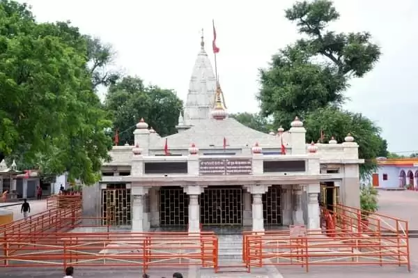 51 शक्तिपीठो में एक माँ देवीपाटन मंदिर